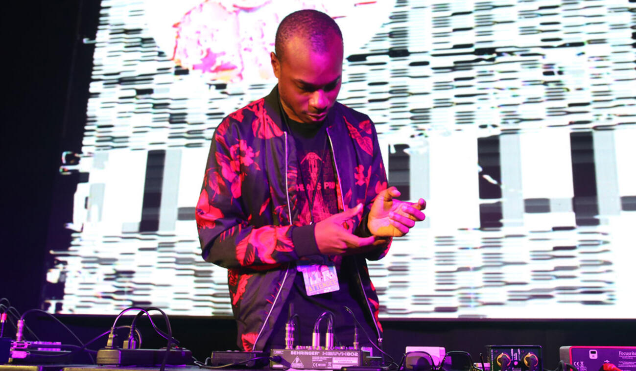 Dauragon playing on stage